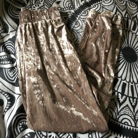 Pink velvet jogger pants - Picture 2 of 4